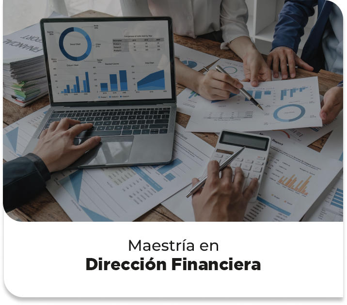 Programa relacionado: Dirección Financiera de UNIS Virtual, equipo con laptop, calculadora y gráficos financieros impresos